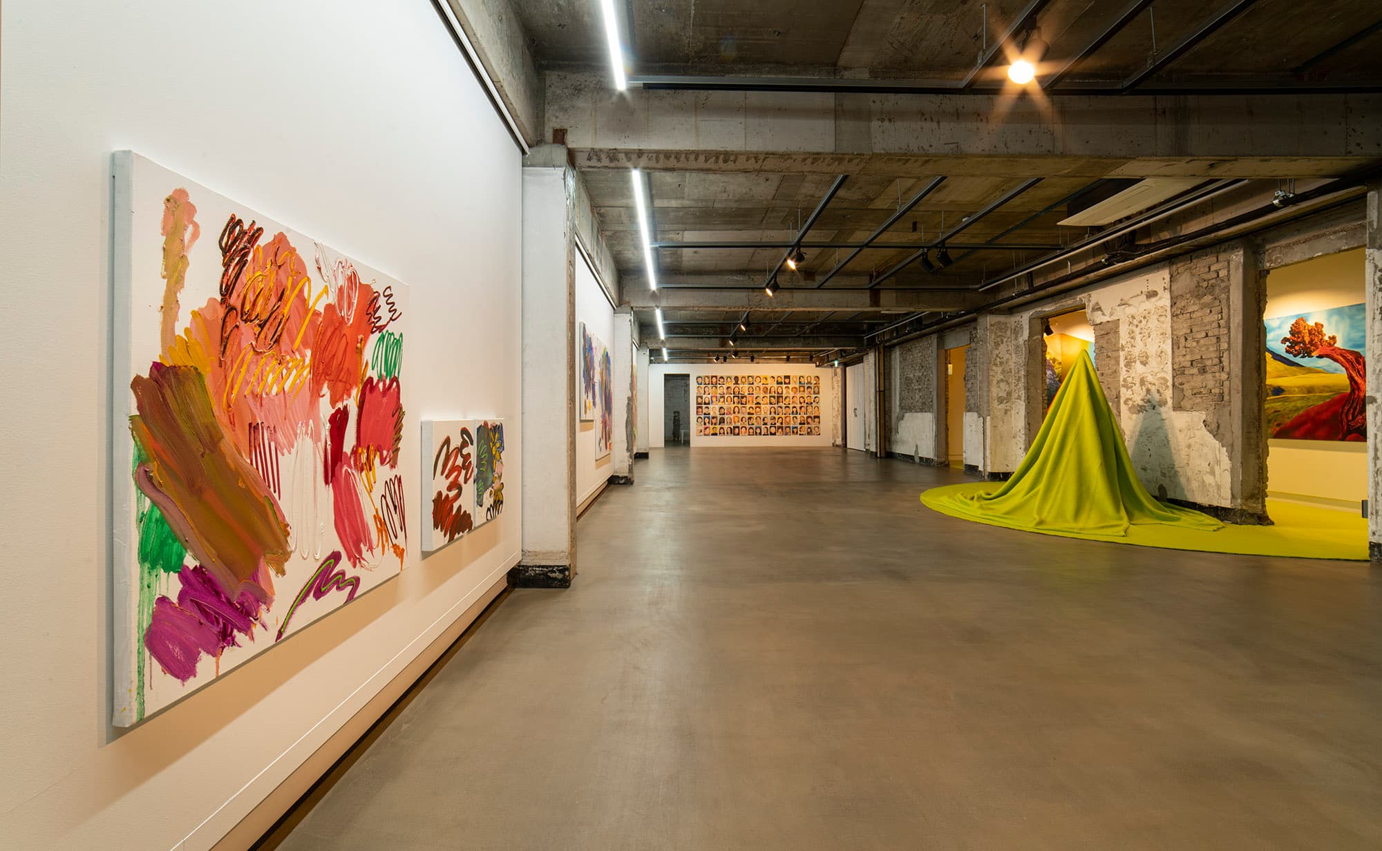 전시전경_2F ⓒThe Artist & Art Centre Art Moment