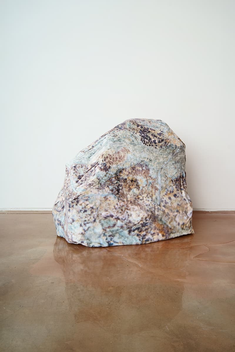 최윤석, Rock A_51x90x85cm_양모극세사,스티로폼_2018