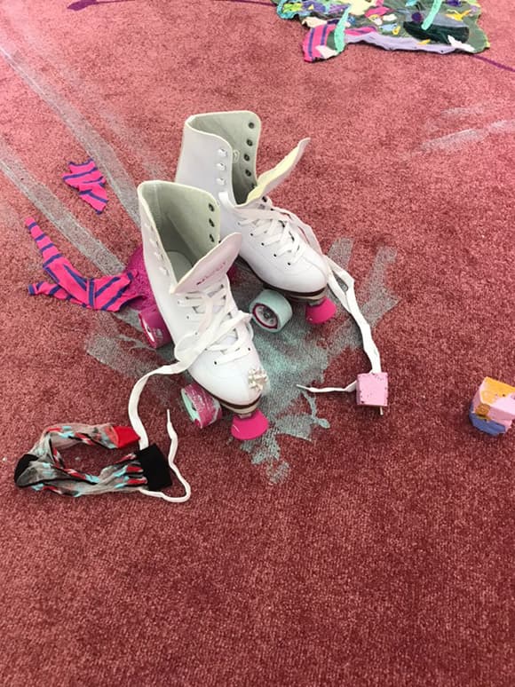 우한나, <파자마파티> 중 일부, 혼합재료, 가변크기, 2020  Woo Hannah, Part of 〈Pajama Party〉, mixed media, dimension variable , 2020