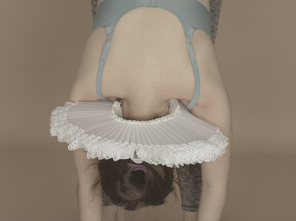 장성은_목, Archival pigment print, Photo Installation, 86.7X65cm, 2020