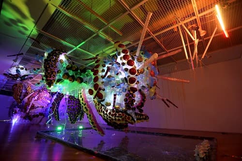 이병찬, 팽창된 무거운 질량, 2017 혼합매체, 가변설치