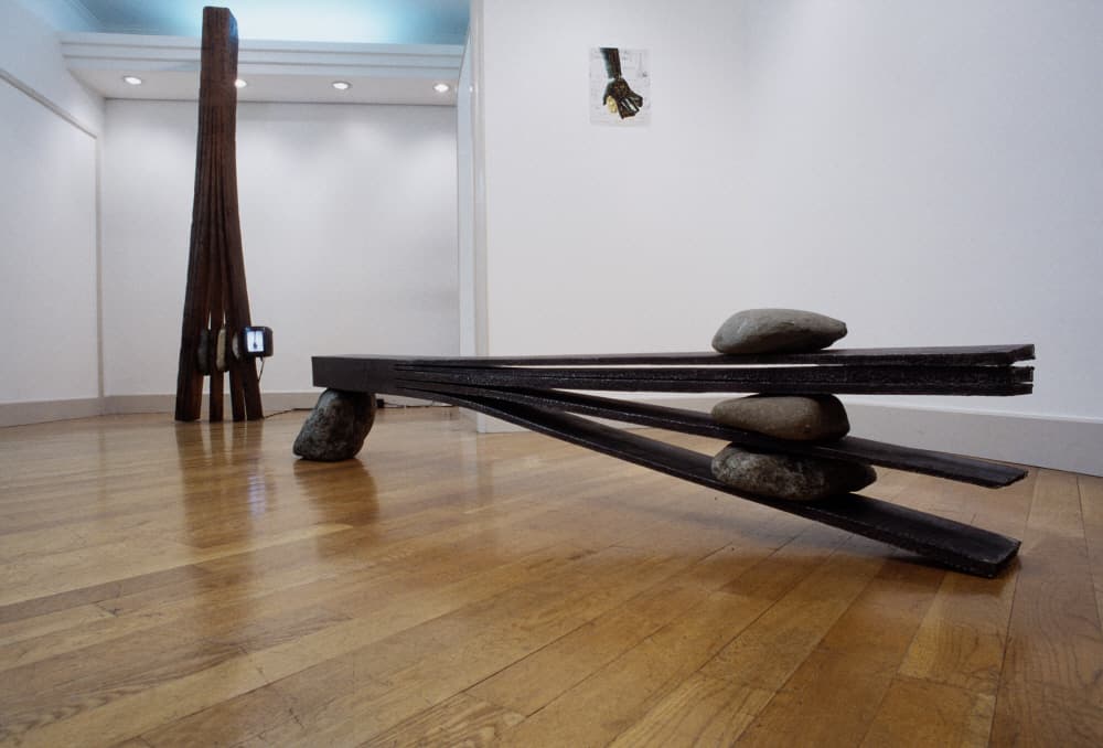 1993_무제(Untitled)_설치(Installation)_나무(Wood), 돌(Stone)