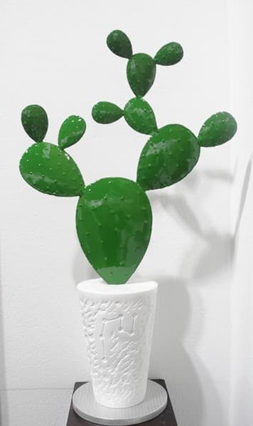 이태호 선인장의 꿈, 2016, 과태말라석, 스테인레스 스틸, 우레탄 페인트, 370 x 140 x 640 mm