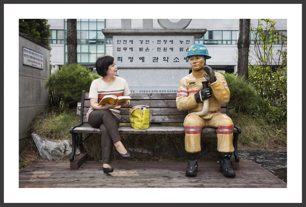 포토 존 Photo Zone, Pigment print, 100 x 150cm, 2016