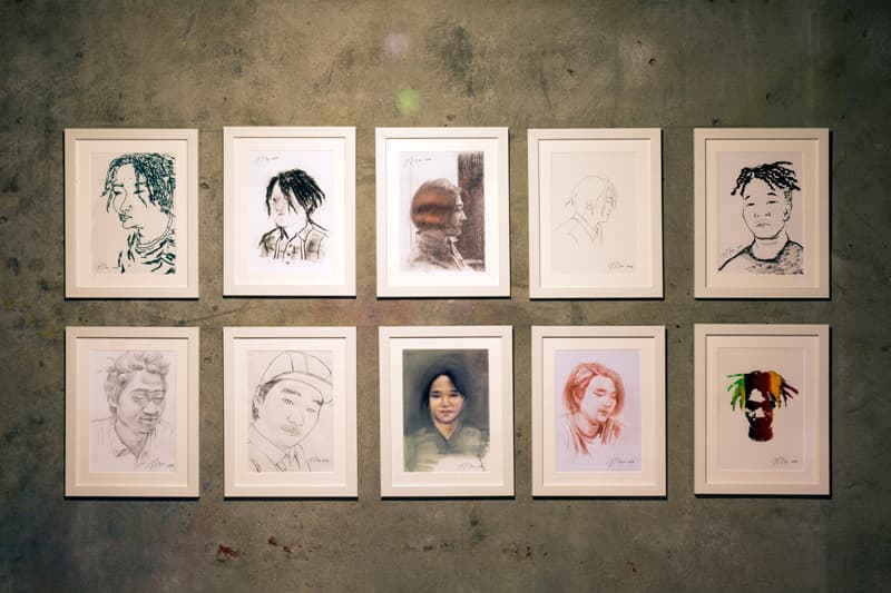 김치신  미술계 관행에 의한 자화상  signature on drawings received from 10 artists  40×32㎝, 10frames  dimensions variable  2016