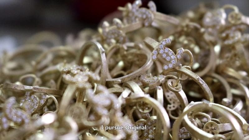 오세린, 새들은 날기 위해 머리를 없앤다, 단채널 비디오, 2018