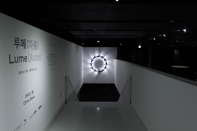 크리스 쉔 Chris Shen, «루메(자동) Lume(Auto)», 백남준아트센터 1층 메자닌 전시 전경