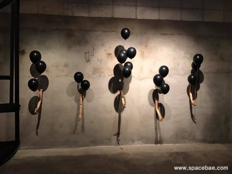 김태완 Helium_풍선, 팔 등 혼합재료_가변설치_2016