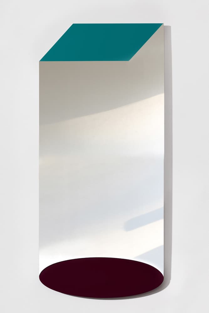 유리, Relative boundary , 38x84cm, 스테인레스 스틸 , 알루미늄 도색 , 2018