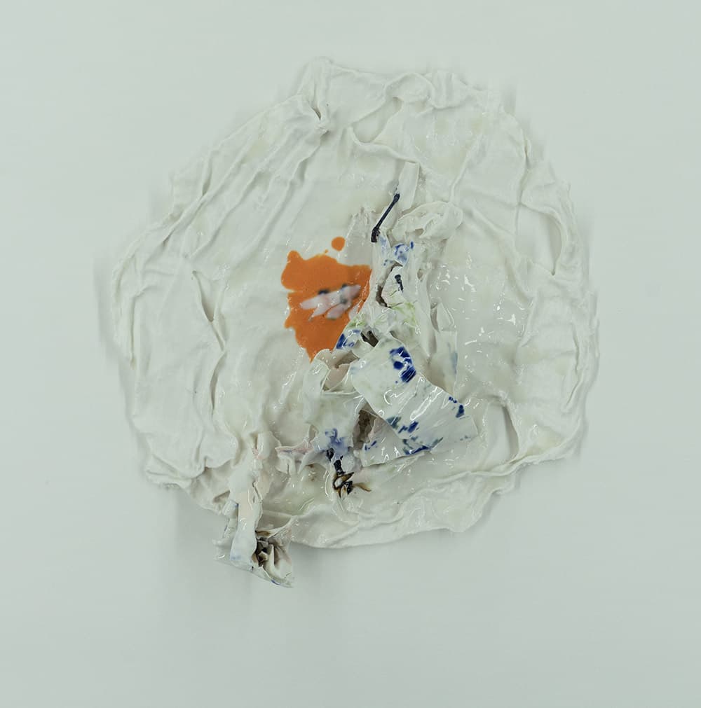 김지예 Skin Collage_1 2023 Glazed ceramic, pin 19.5x18x5cm