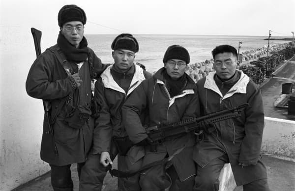 엄상빈, 속초 1998 (Gelatin silver print, 16×20 inch)