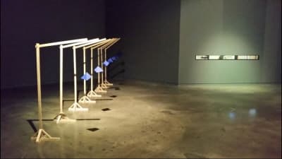 재영, 공기의 무게, dimensions variable_paper, wood, thread, 2014