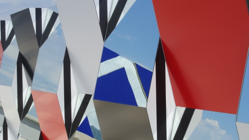 Photo-souvenir:Défini,Fini, Infini: travaux in situ, Daniel Buren MaMo - (Marseille-France), Juin 2014 © DB & ADAGP Paris