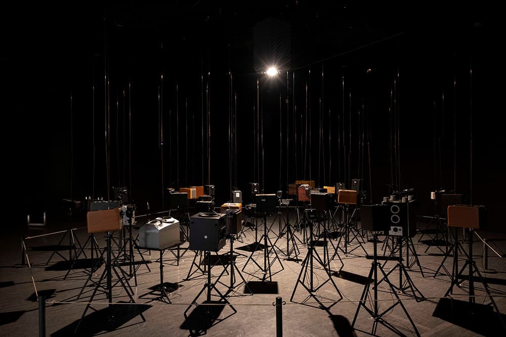 Constellate_second-hand speakers, metal rods, and electric components_dimensions variable_2021