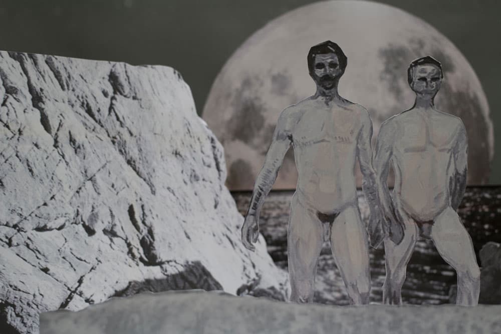 김윤섭 / 해변 위의 두 남자 / 프린트 설치 / 400 x 150(cm) 현수막, 40 x 78 x 25(cm)-플랫피규어 / 2015