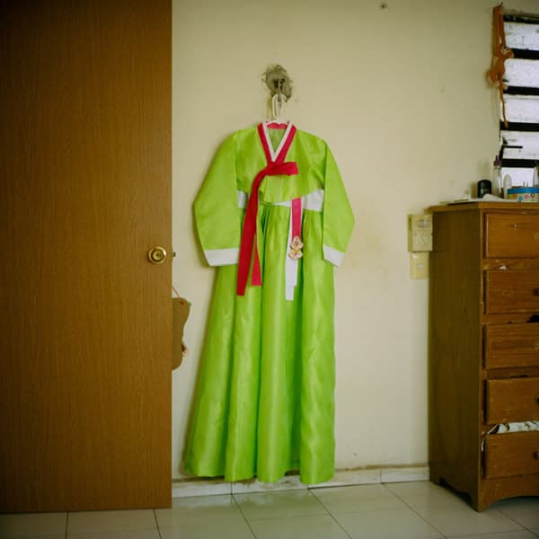 ⓒMichael Vince Kim, AENIKKAENG, Hanbok, Pigment Print, 40x40cm, 2016