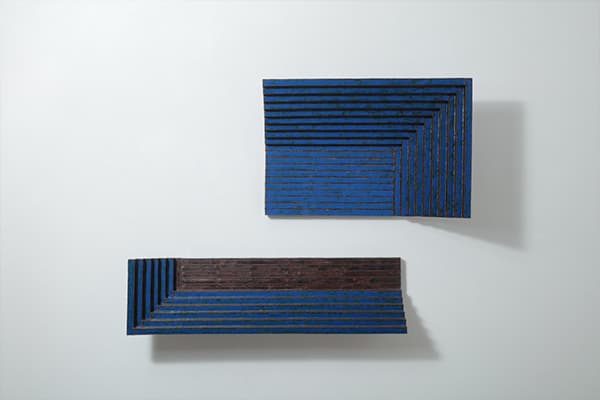 이광호, Composition in blue, 2020, Enameled copper, 90 x 60 x 30 cm, 123 x 33 x 20 cm © Shi-Woo Lee Courtesy of the artist & Leeahn, Seoul