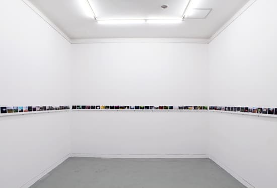 박형근_On going, 2013, C print, 4x6cm, 140작품