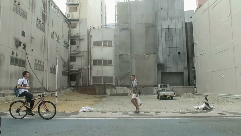 오카마츠 토모키_変わる街の輪郭(변화하는 거리의 윤곽)_33분 19초_싱글채널비디오_2018