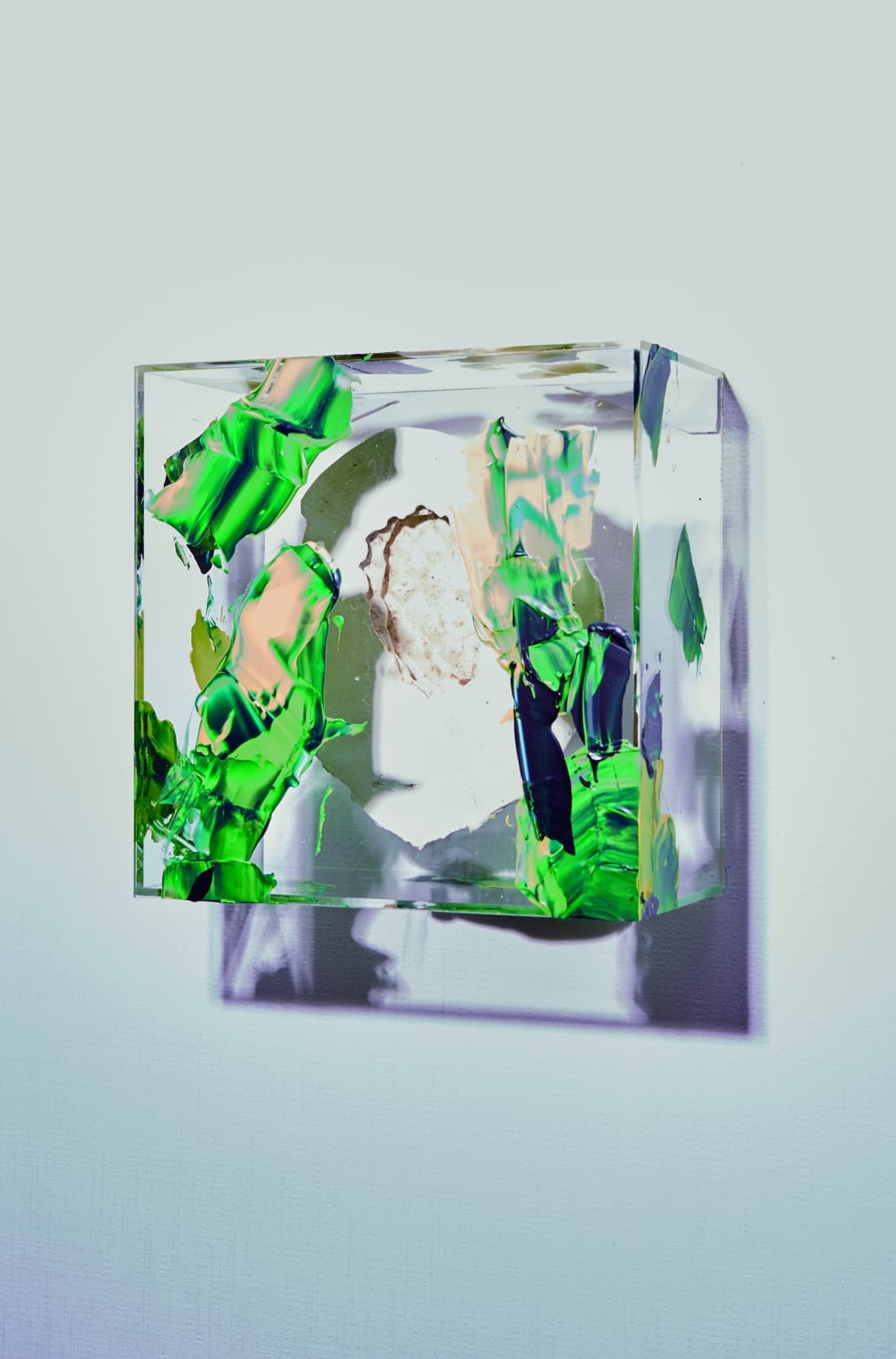 김요인, biscuit, acrylique sur acrylique, moule en platre, 20x20cm, 2019