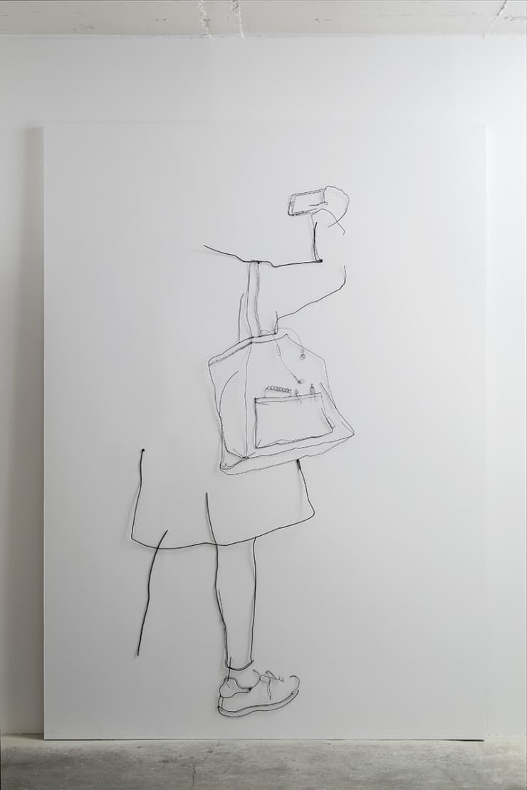 김수현, Stare at 01, 165x230x4cm, wire drawing on a panel, 2017