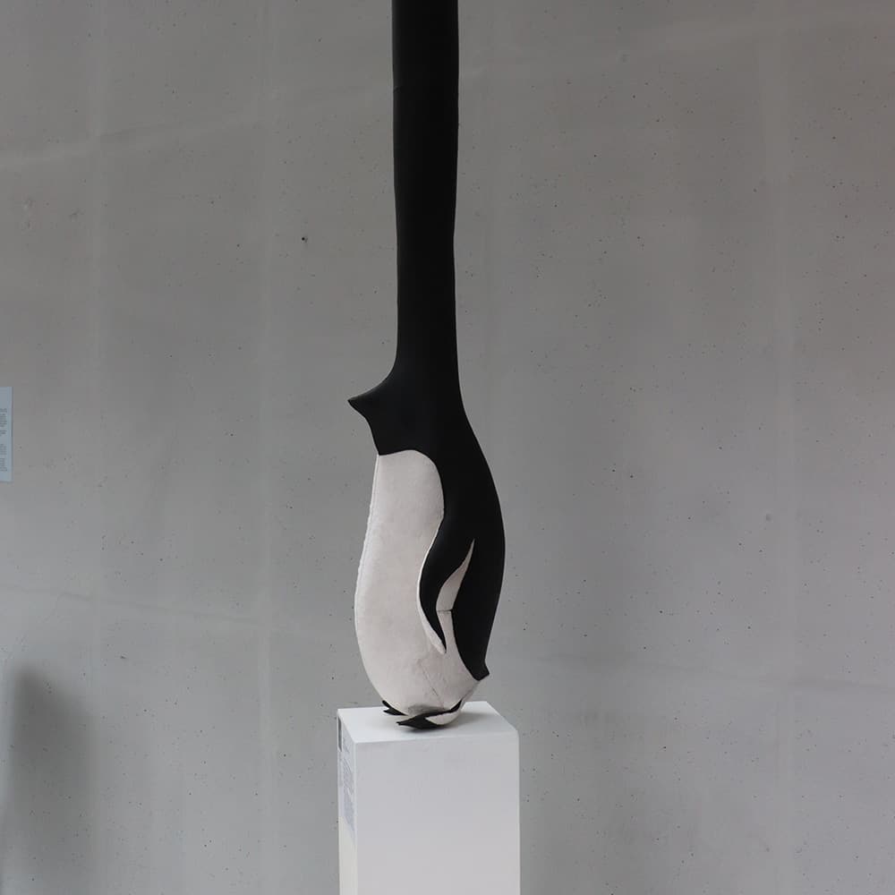 Takashi Kuribayashi, Penguin, 164×32×32cm, cloth, diving suit, 2011