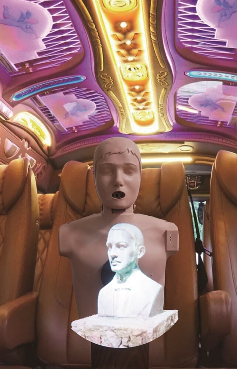 김웅현, 란빠쌈란 가이드, 2019, 3D 홀로그램 디스플레이, 초지향성 스피커 2대, 심폐소생술 인형, 목재, 60x90x100cm
