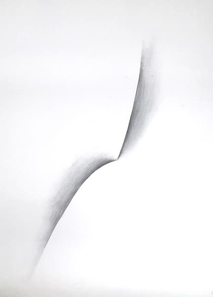 전우연, <edge>,  종이 위 목탄, 120x80cm, 2018  ⓒ전우연