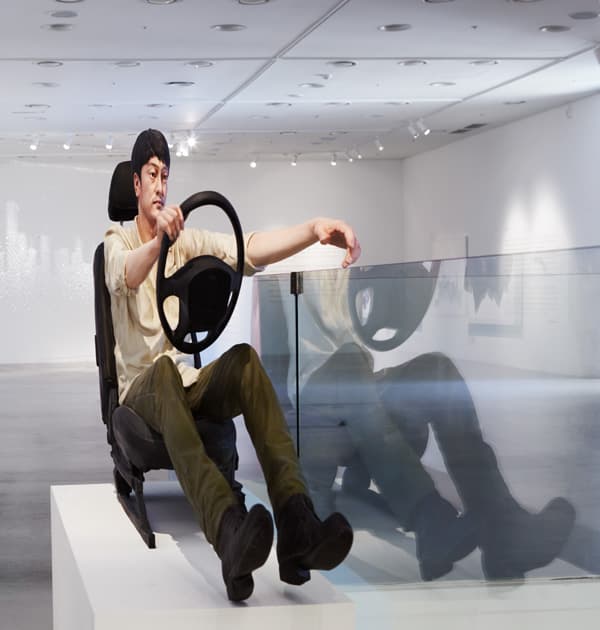 이환권, 교통체증, 2014, 강화플라스틱 섬유, 안료채색, 우레탄 코팅, 소조작업, 101x215x54cm, 40kg, 국립현대미술관 미술은행 소장
