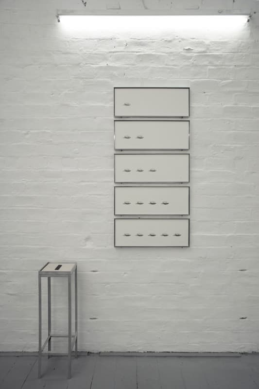 이의성, 드로잉의 가격 Price of Drawing, 5 Graphite Sticks, Graphite on Paper, 24*60(each), 70*24*24cm