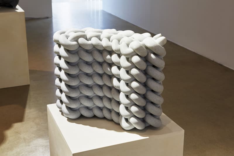 이광호, 〈우린〉, 2019. 3D Printing in Marble, 56 x 28.5 x 42 cm. 이미지 출처: 원앤제이 갤러리