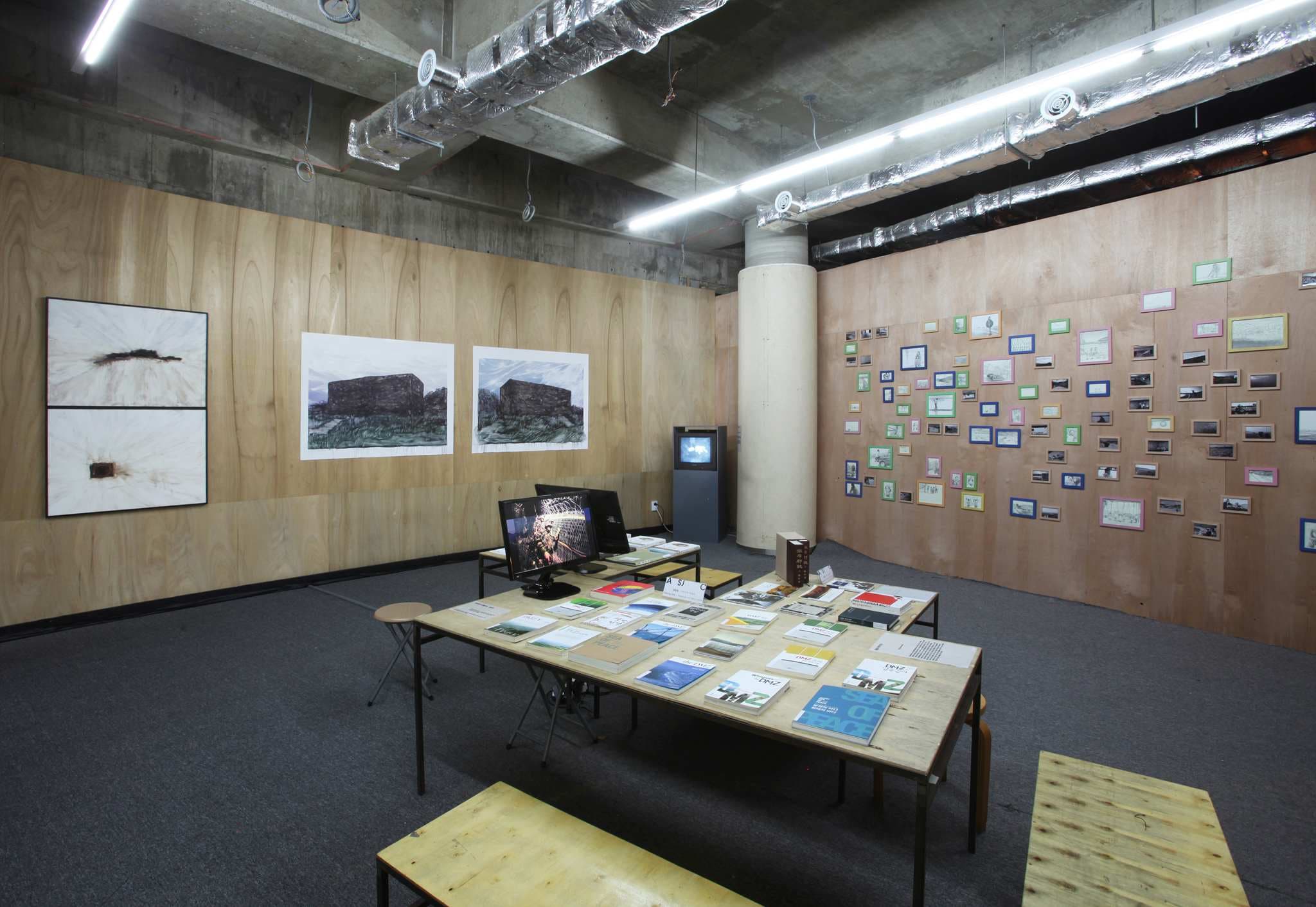 Installation view of REAL DMZ PROJECT 2015 at Art Sonje Center, 2015 Photo by Kim Taedong