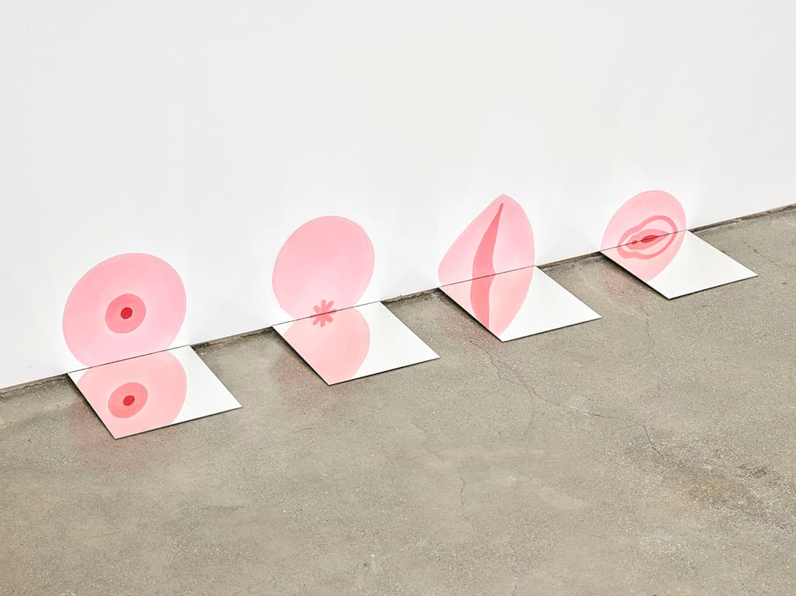 인세인박, 굴절, 2017. mirror, wall painting, variable dimension