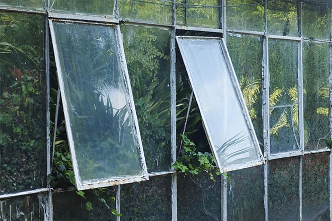 방명주_Rise Raise-유리벽장 glass closet #01_2016_Archival pigment print_80x120cm