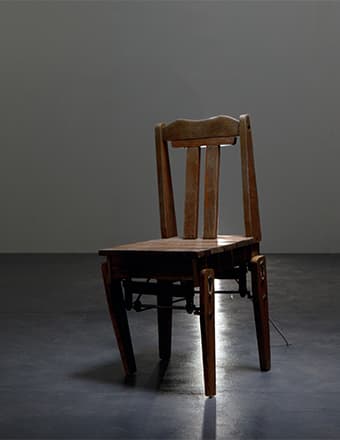 신익균, 의자, 2010-2018, 의자, 목재, 기계장치, 45x60x80cm