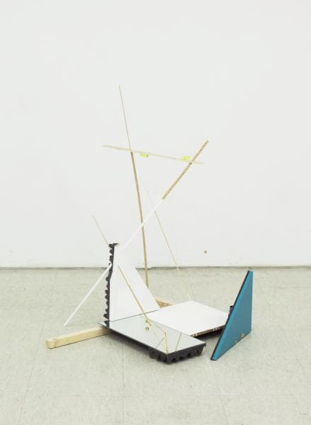 정진욱, J, 2JW017-m . 거울, 나무, 방음재, 차음재 . 75x70x85 cm . 2017