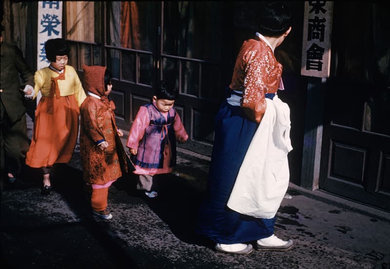 <미군정 3년사> 중 _ 세배 가는 아이들. 1948