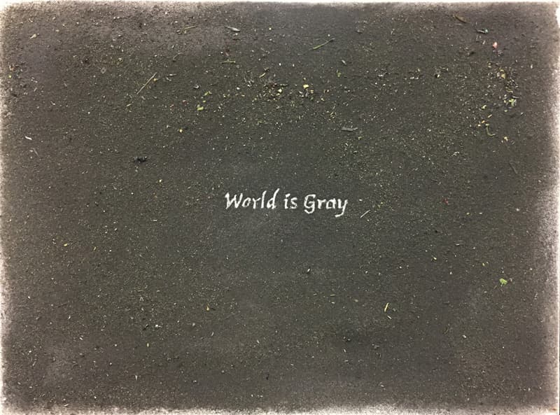 신기운, 'The world is gray' 50x35cm 캔버스에 분쇄된 미니자동차 가루. 2017