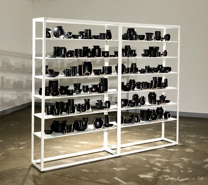 정용현_Split_도자, 스틸프레임_236x193x35cm_2018