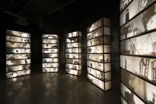 오디토리엄_2014 5 Cabinets, objects, DMX controlled LED lights, motors_300×120×40cm(5piece), 뮌