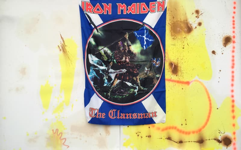 강상빈, <더 클랜스만>  Sangbin Kang, The Clansman,2015 iron maiden flag, oil pigment on canvas
