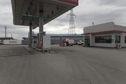 채수임 개인전 : 주유소 Gas Station 1