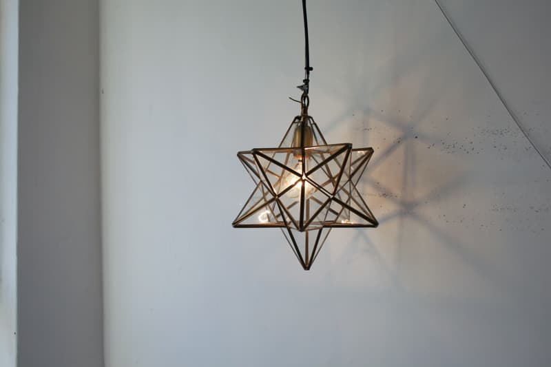이원우, <별똥별>, 2011, variable dimensions, steel, wire, motor, lamp