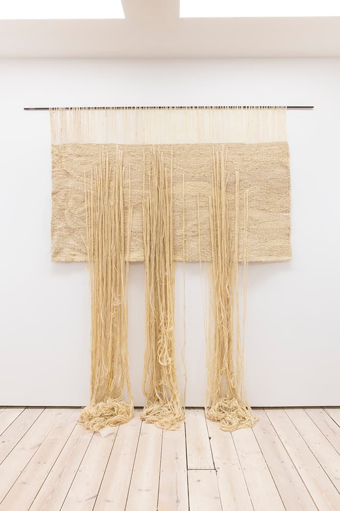 강수진_untitled_2018_wild silk,linen and steel_ 175x200cm