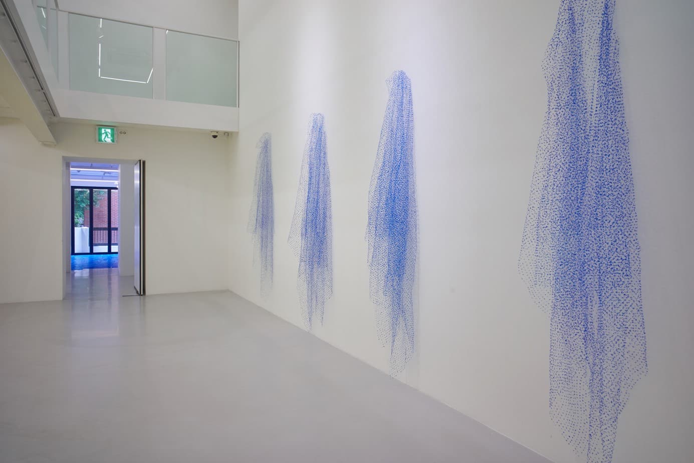 EXODUS (installation view), Each 180×70cm(가변적), Mixed media on Fluorocarbon line 2021(이미지제공: 갤러리에스피)