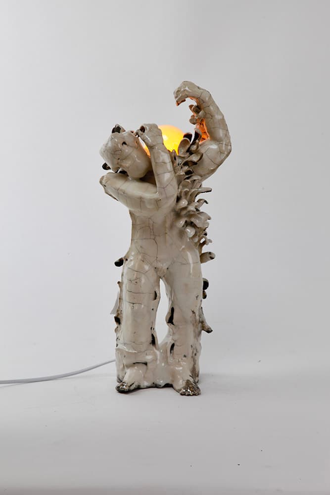 유진식 Jinsik Yoo, Messenger Lamp 3, 2025, Glazed earthenware, raku firing, dimmable light bulb, 41(H) x 11 x 15cm