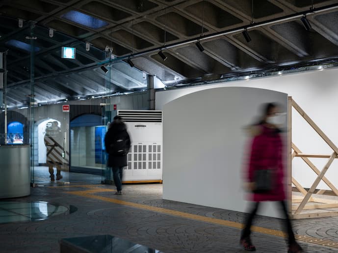김시원, 무제(이끌리듯), 4000 x 2085 x 2160 (mm), 목재, 페인트, 2023