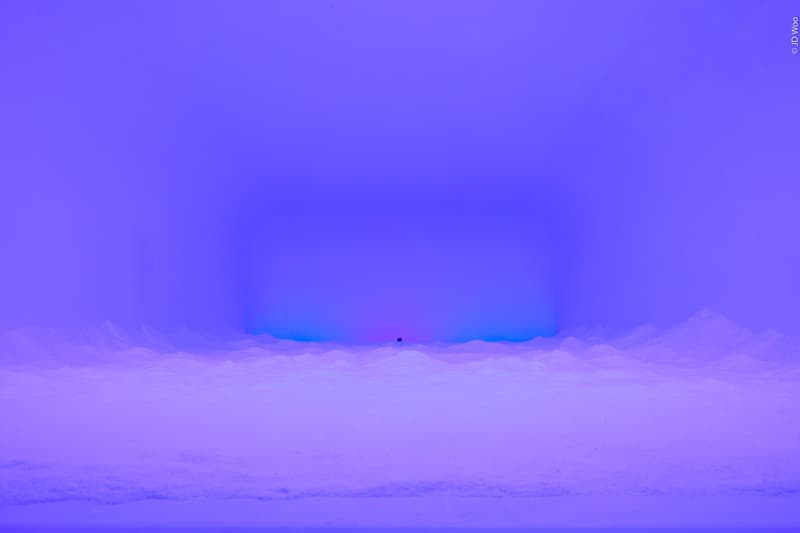 김승영_깃발, 2012-2018, 소금, 모터, LED, 가변크기