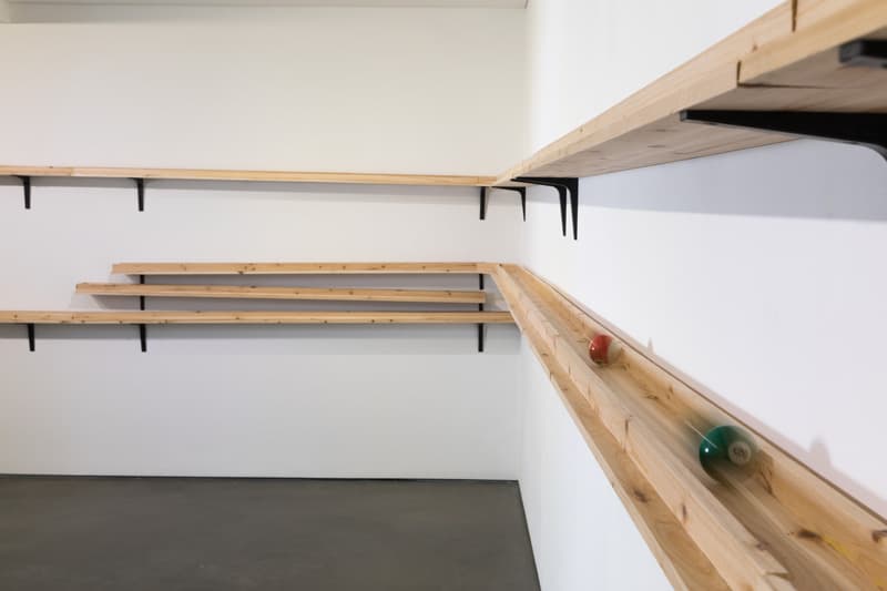 김기철, 인 앤드 아웃 In and Out, 2018, 혼합매체, 가변크기