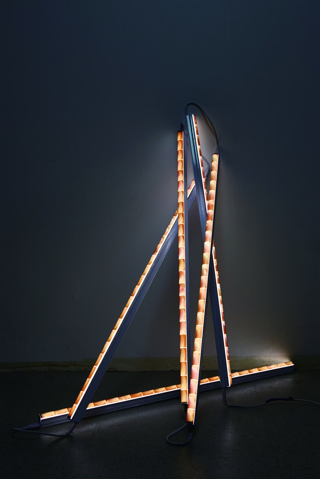 김요인, craqcraq, pellicule photo sur lampes, 100x100cm, 2019
